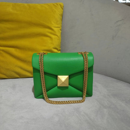 Green / 18.5x10.x14cm Cowhide Luxury Designer Leather Handbag Golden Big Rivet Chain Shoulder Small Purse Fashion Green Tote Bag Crossbody Women