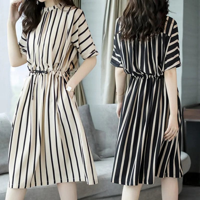 Summer New Minimalist Commuter Spliced Crew Neck Striped Elegant Fashion Luxury Slim Comfortable Half Sleeve Pleated Dress