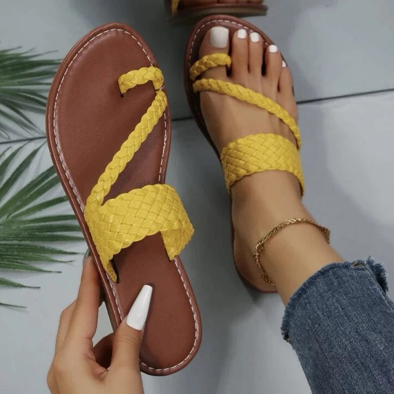 Women's Slippers for 2023 Thin Narrow Band Flat Slides Summer Flip Flop Fashion Outdoor Beach Plus Size Zapatos De Mujer